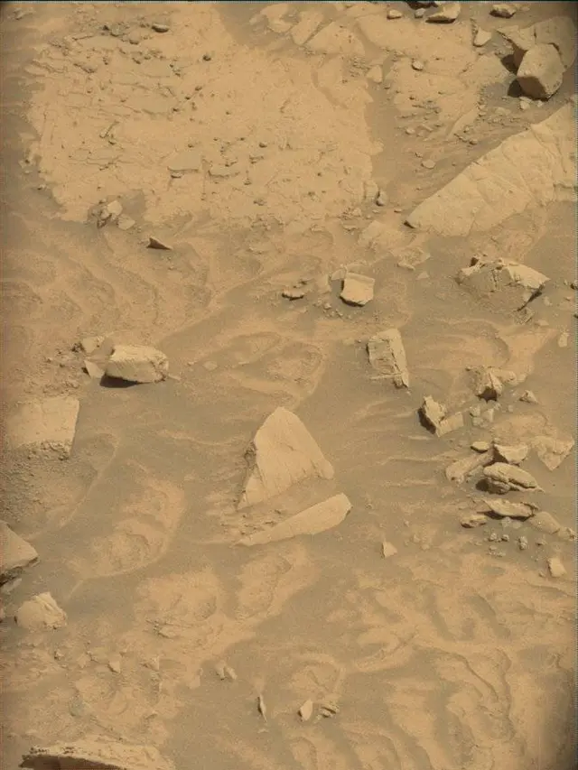 Sol 4449: Mast Camera (Mastcam)