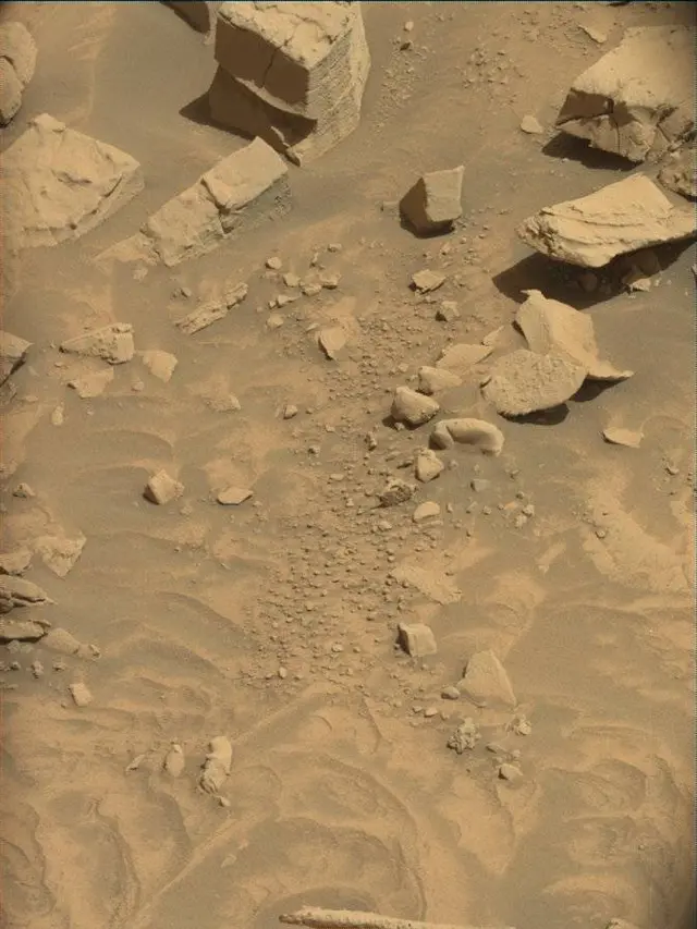 Sol 4449: Mast Camera (Mastcam)