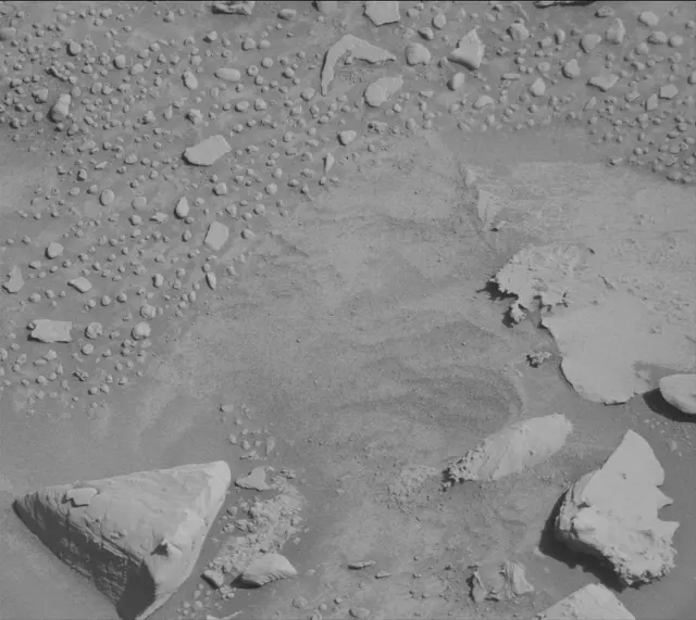 Sol 4449: Mast Camera (Mastcam)