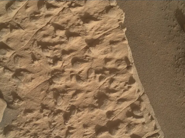 Sol 4455: Mars Hand Lens Imager (MAHLI)