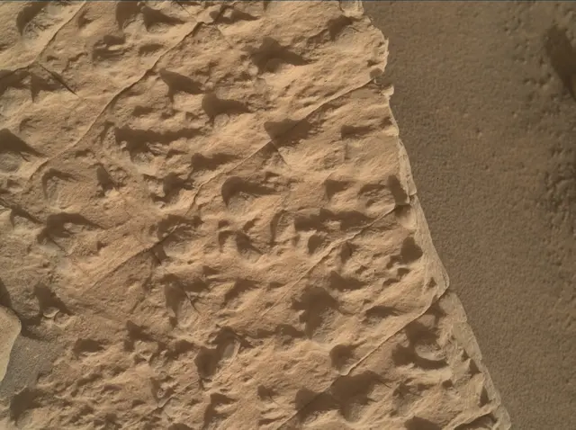 Sol 4455: Mars Hand Lens Imager (MAHLI)