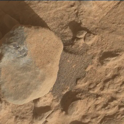 Sol 4455: Mars Hand Lens Imager (MAHLI)
