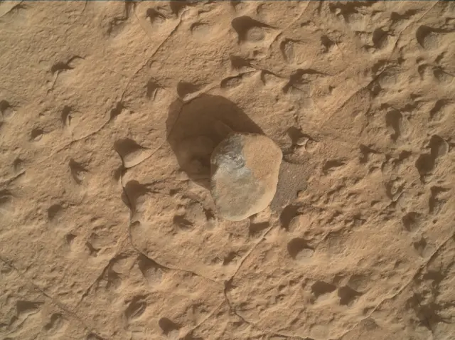 Sol 4455: Mars Hand Lens Imager (MAHLI)