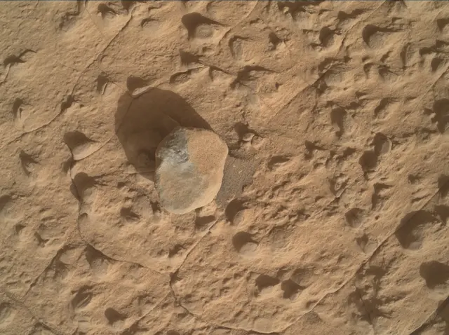 Sol 4455: Mars Hand Lens Imager (MAHLI)