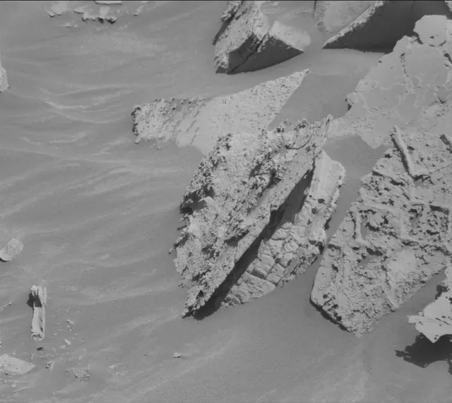 Sol 4464: Mast Camera (Mastcam)