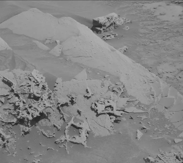 Sol 4464: Mast Camera (Mastcam)
