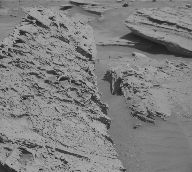 Sol 4464: Mast Camera (Mastcam)
