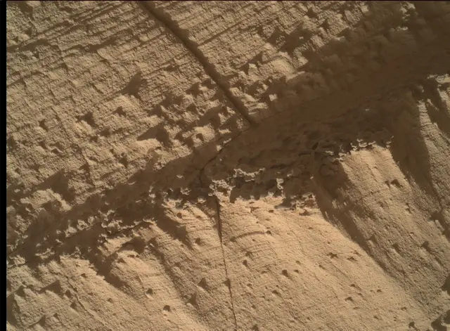 Sol 4477: Mars Hand Lens Imager (MAHLI)