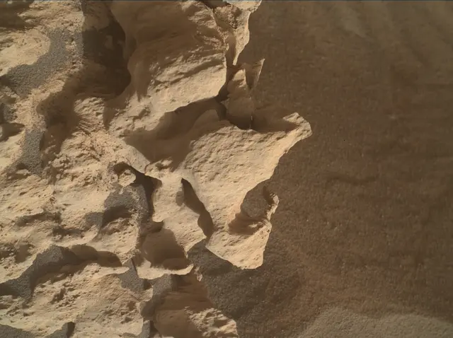 Sol 4479: Mars Hand Lens Imager (MAHLI)