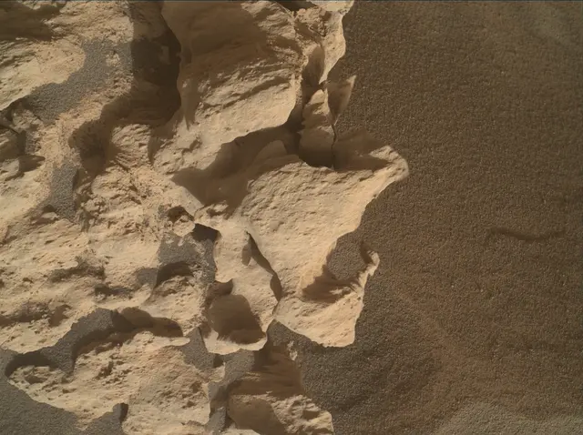 Sol 4480: Mars Hand Lens Imager (MAHLI)