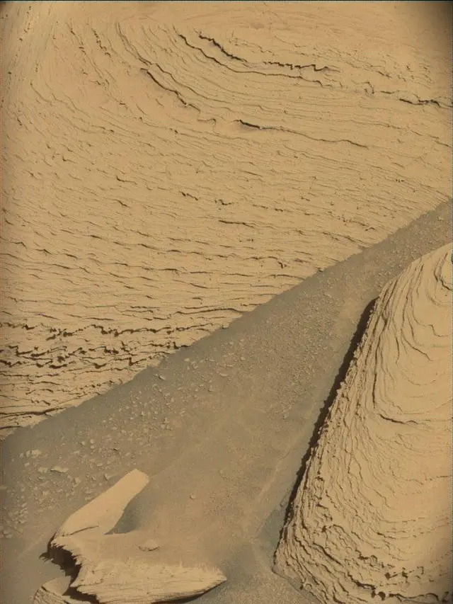 Sol 4483: Mast Camera (Mastcam)