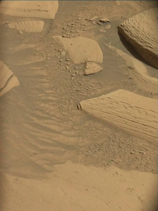 Sol 4483: Mast Camera (Mastcam)
