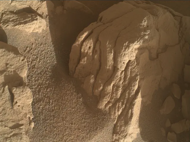 Sol 4483: Mars Hand Lens Imager (MAHLI)