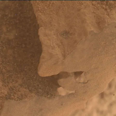Sol 4488: Mars Hand Lens Imager (MAHLI)