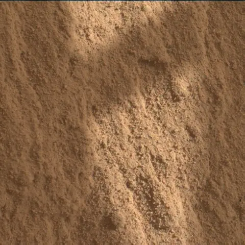 Sol 4488: Mars Hand Lens Imager (MAHLI)
