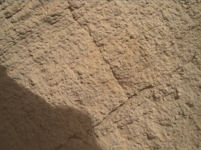 Sol 4498: Mars Hand Lens Imager (MAHLI)