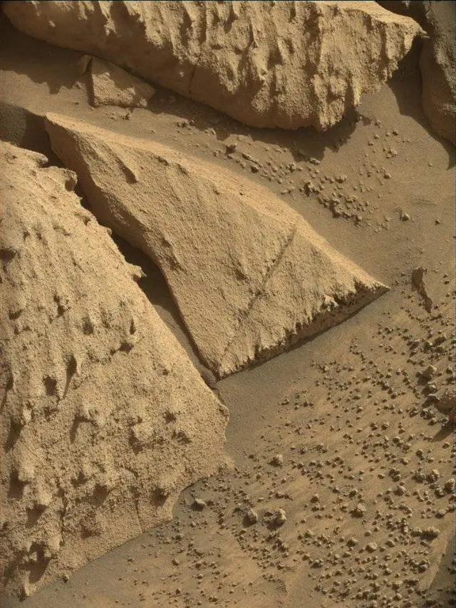 Sol 4503: Mast Camera (Mastcam)