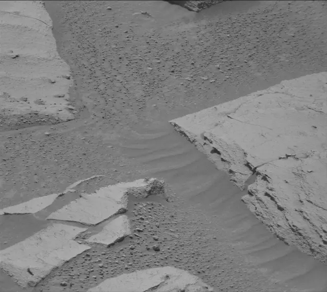 Sol 4518: Mast Camera (Mastcam)
