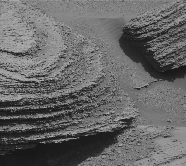 Sol 4523: Mast Camera (Mastcam)