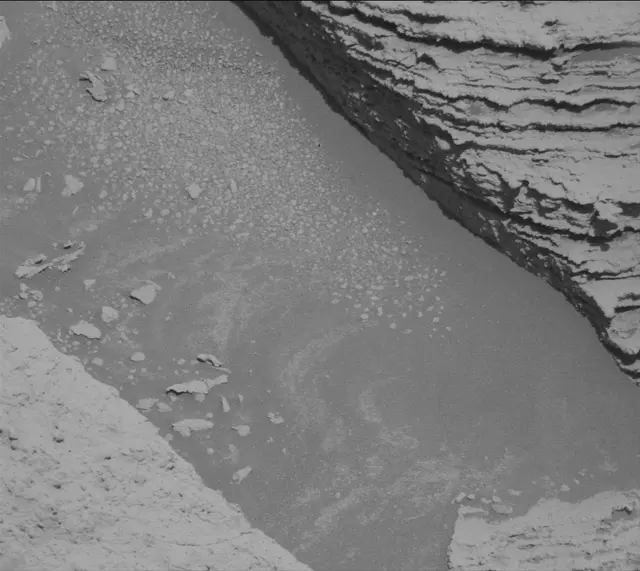 Sol 4526: Mast Camera (Mastcam)