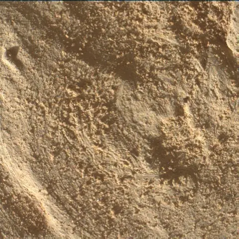 Sol 4536: Mars Hand Lens Imager (MAHLI)