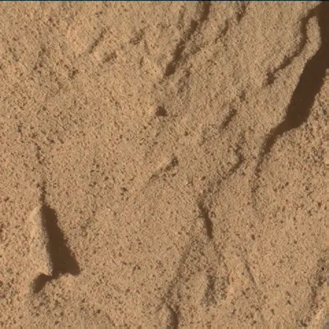 Sol 4539: Mars Hand Lens Imager (MAHLI)