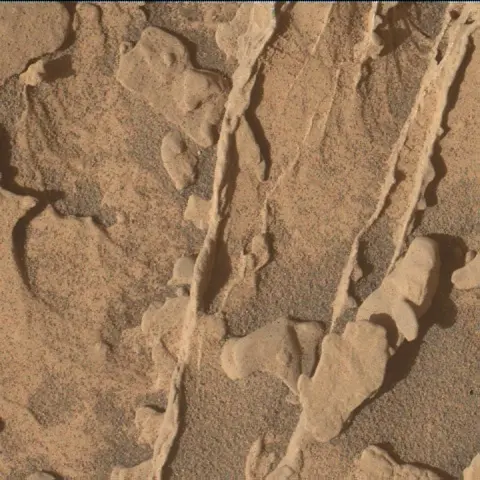 Sol 4539: Mars Hand Lens Imager (MAHLI)