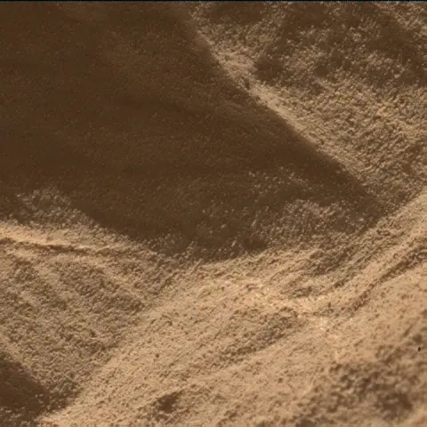 Sol 4543: Mars Hand Lens Imager (MAHLI)