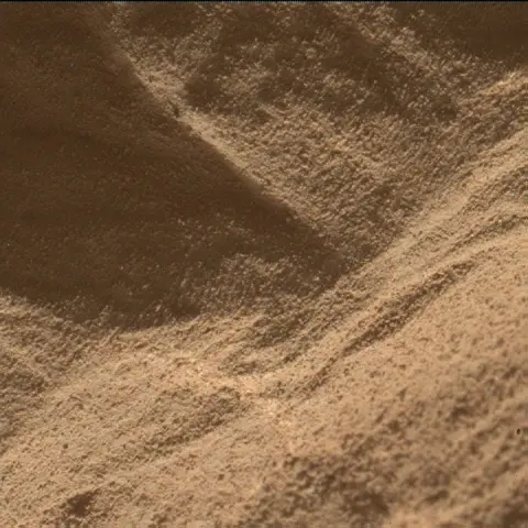 Sol 4543: Mars Hand Lens Imager (MAHLI)