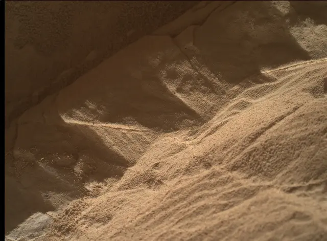 Sol 4543: Mars Hand Lens Imager (MAHLI)