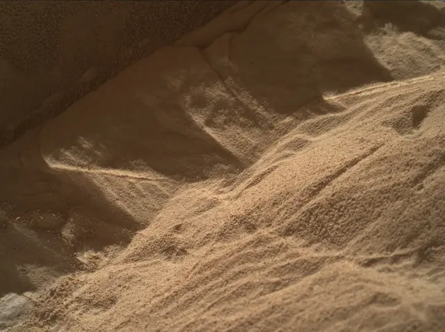 Sol 4543: Mars Hand Lens Imager (MAHLI)