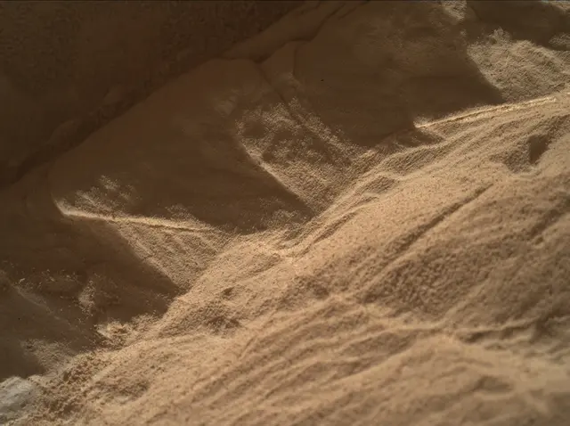 Sol 4543: Mars Hand Lens Imager (MAHLI)