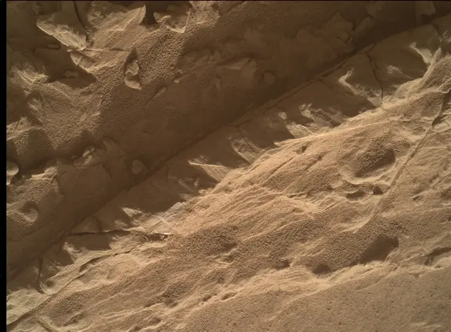 Sol 4543: Mars Hand Lens Imager (MAHLI)