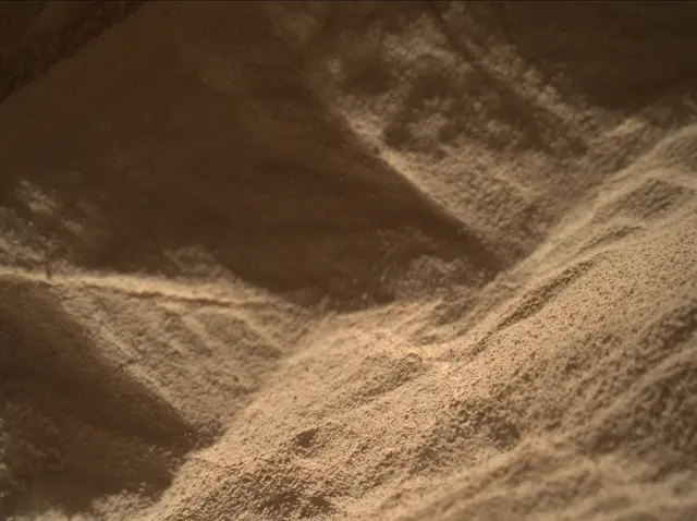 Sol 4543: Mars Hand Lens Imager (MAHLI)