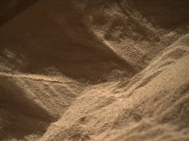 Sol 4543: Mars Hand Lens Imager (MAHLI)