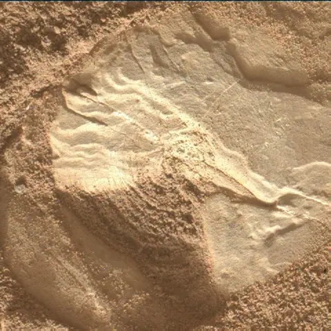 Sol 4550: Mars Hand Lens Imager (MAHLI)