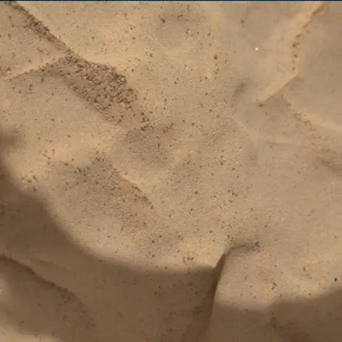 Sol 4573: Mars Hand Lens Imager (MAHLI)