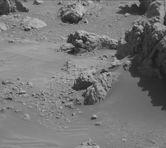 Sol 4582: Mast Camera (Mastcam)