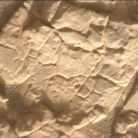 Sol 4586: Mars Hand Lens Imager (MAHLI)