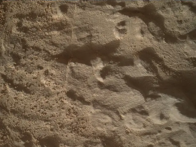 Sol 4590: Mars Hand Lens Imager (MAHLI)