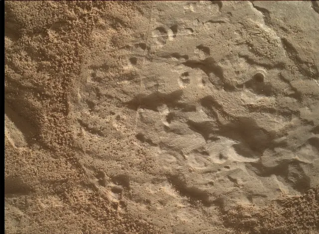 Sol 4590: Mars Hand Lens Imager (MAHLI)