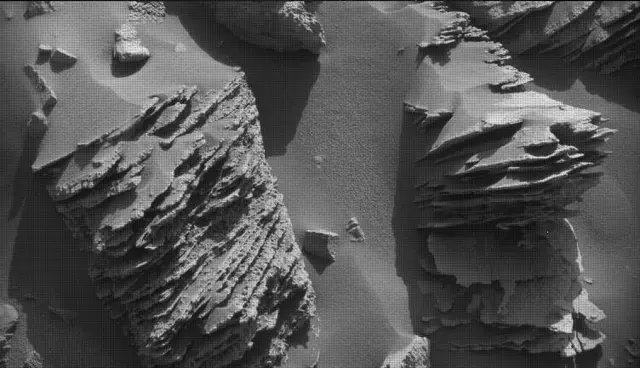 Sol 4593: Mast Camera (Mastcam)