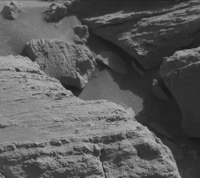 Sol 4593: Mast Camera (Mastcam)