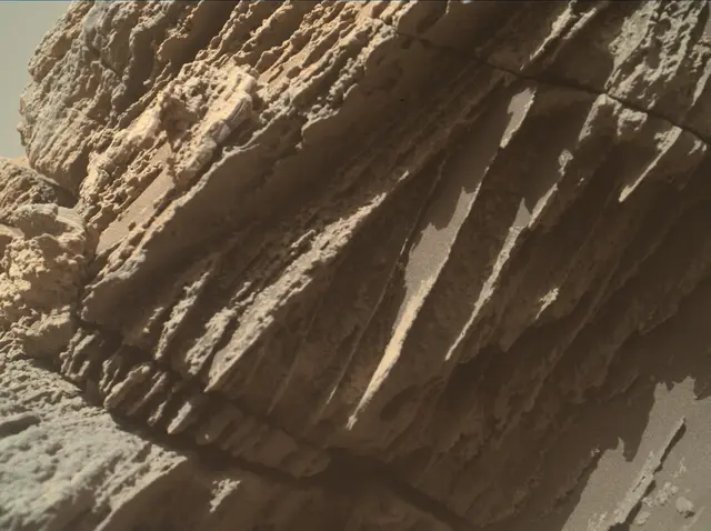 Sol 4593: Mars Hand Lens Imager (MAHLI)
