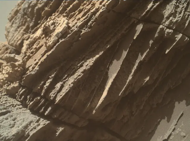 Sol 4593: Mars Hand Lens Imager (MAHLI)