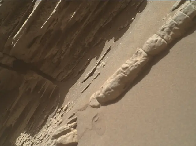 Sol 4593: Mars Hand Lens Imager (MAHLI)