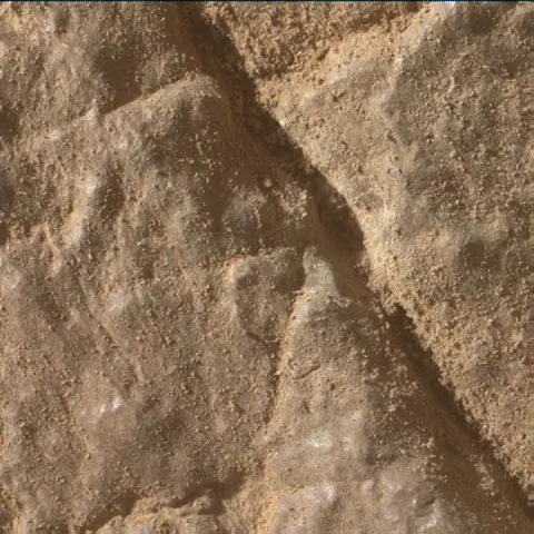 Sol 4595: Mars Hand Lens Imager (MAHLI)