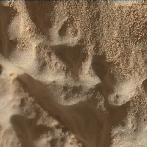 Sol 4597: Mars Hand Lens Imager (MAHLI)