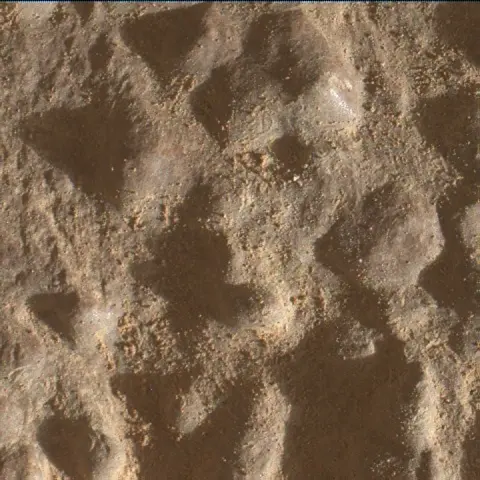 Sol 4597: Mars Hand Lens Imager (MAHLI)