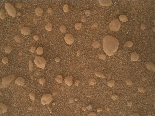 Sol 4600: Mars Hand Lens Imager (MAHLI)